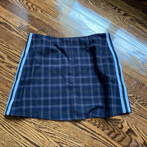 Plaid skirt - Picture 2 of 2